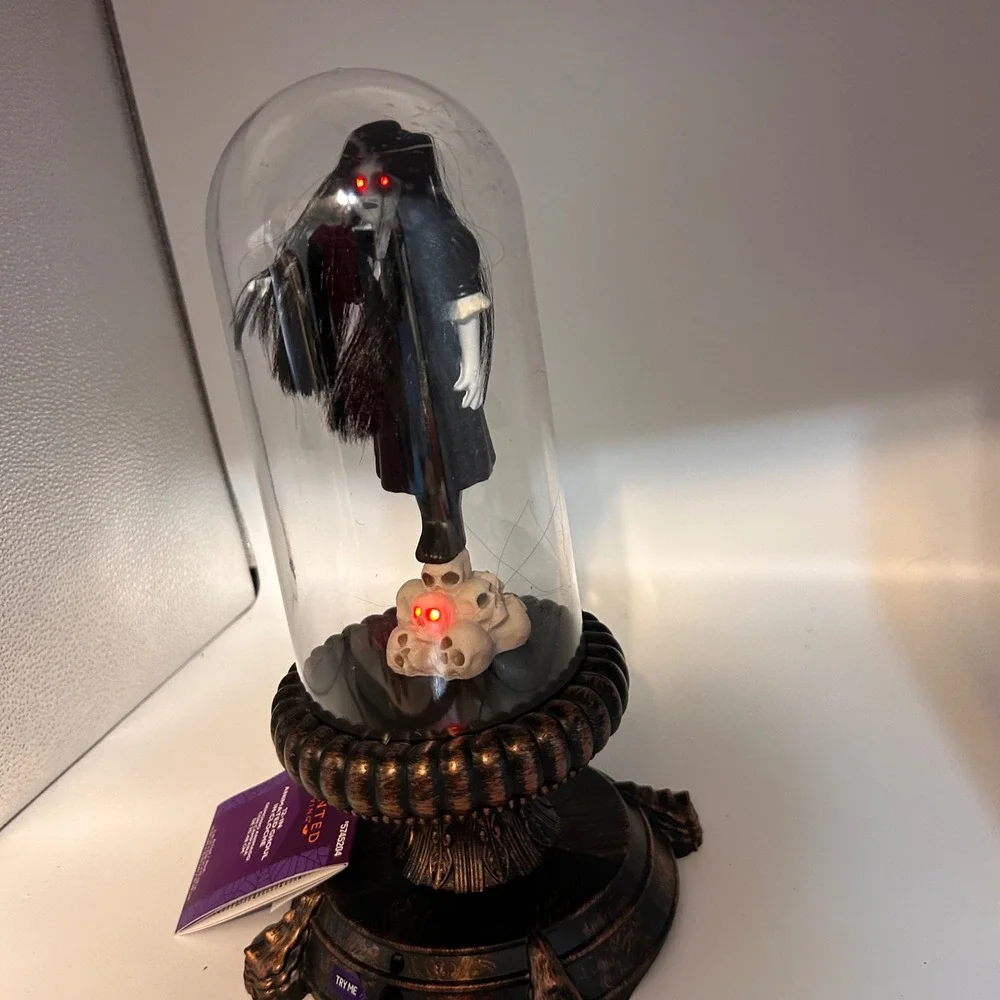 Haunted Living 12in Animated Ghoul in Cloche Halloween Prop 5745204 Red LED Eyes